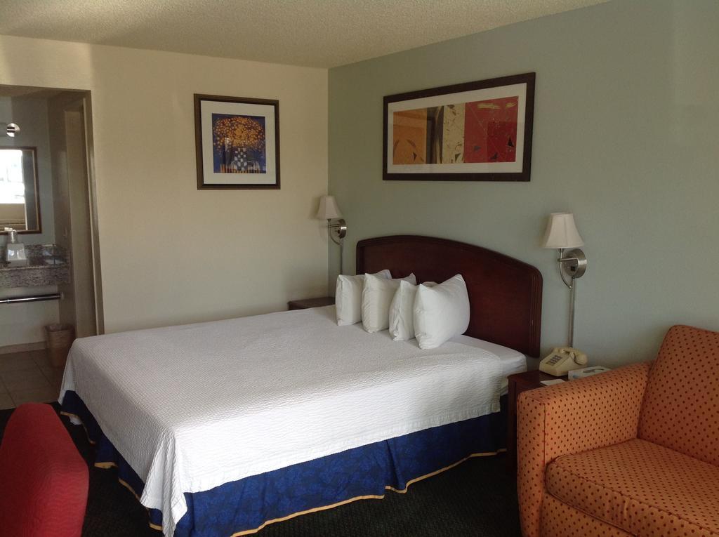 Eunice Plaza Motel El Monte Room photo